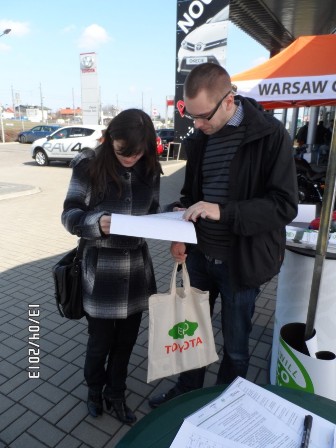 Pierwsze załogi zapoznają się z trasą.JPG